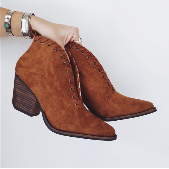 Cognac WhipStitch Distressed Burnished VCut Bootie - Picture 2 of 8